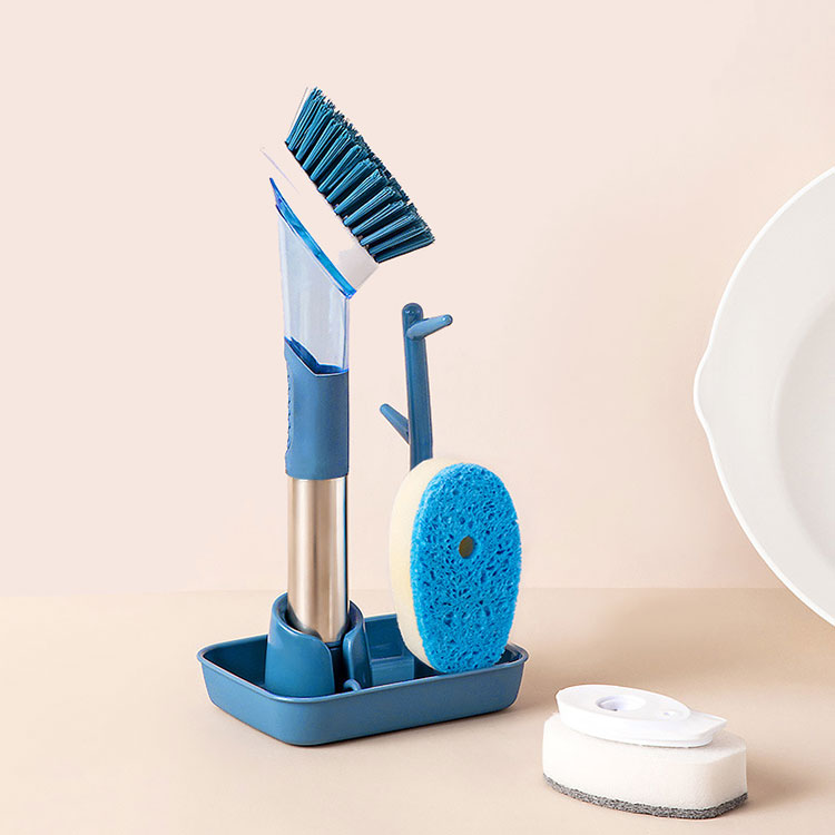 Liquid adding multifunctional cleaning brush set