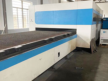 Laser cutting machine